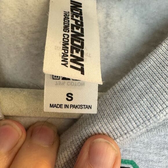 Grey “Oregon” logo wear sweatshirt, Size S, like new. - Picture 3 of 3